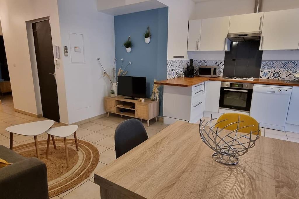 Agreable Appartement Avec 2 Places De Parking Dans Le Garage Béziers Buitenkant foto